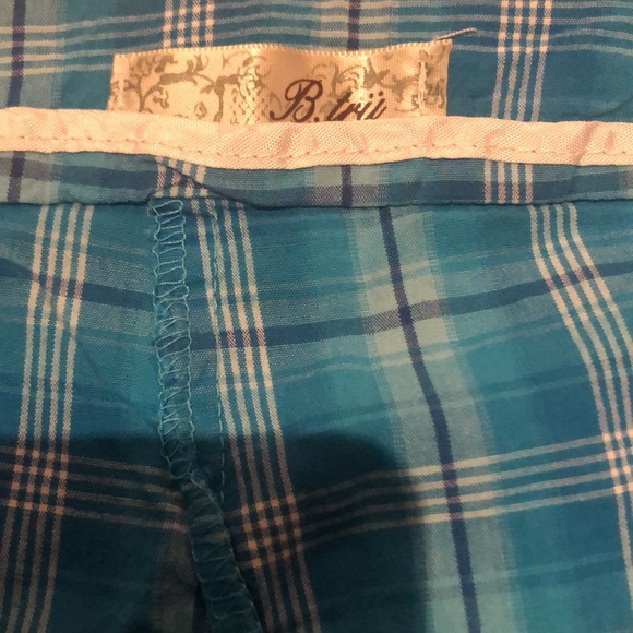 Blue plaid shorts - Picture 3 of 3